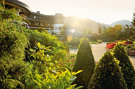 Außenansicht des 5 Sterne Hotel im Schwarzwald