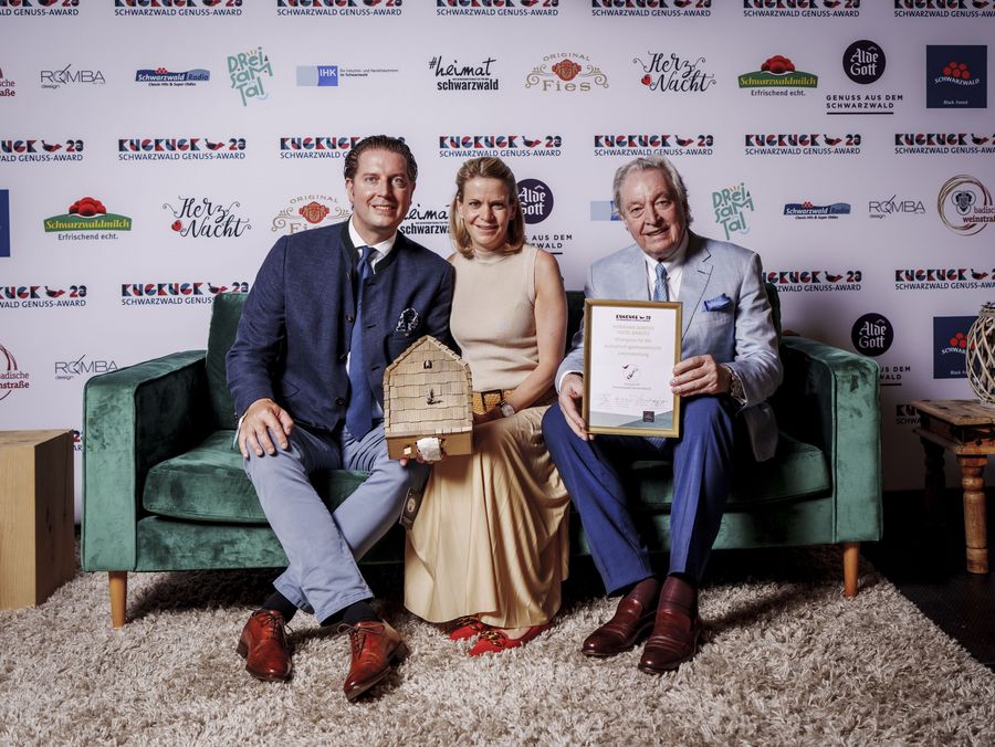 Familie Bareiss mit dem Ehrenpreis des Genuss-Awards “Kuckuck 23”