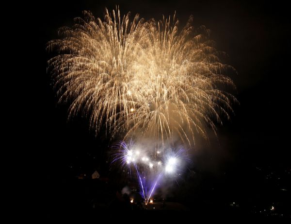 Aufnahme eines Feuerwerks im Himmel