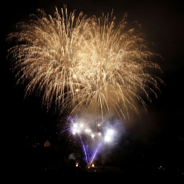 Feuerwerkskörper im Himmel