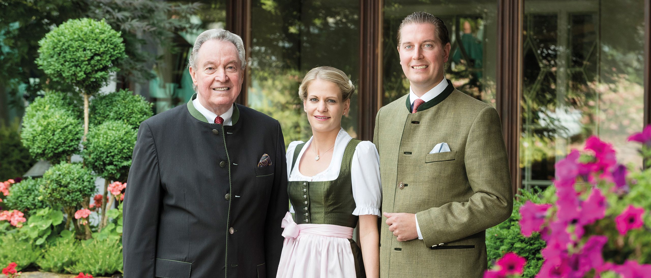 Portraitaufnahme der Familie Bareiss im Luxushotel Schwarzwald