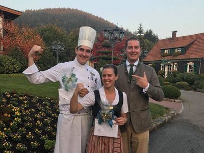 Gruppenfoto mit Heiko Ruwe und Marina Schmiederer, den Gewinnern von "Hau den Lukas"