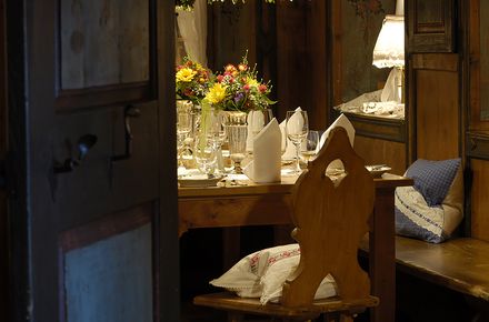 Einblick in eine urige Stube des Restaurants im Schwarzwald