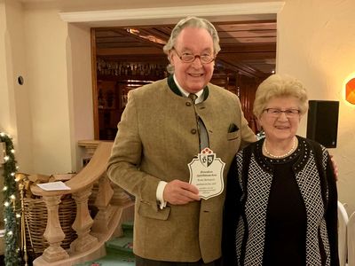 Hermann Bareiss mit Renate Finkbeiner beim Seniorennachmittag im Bareiss